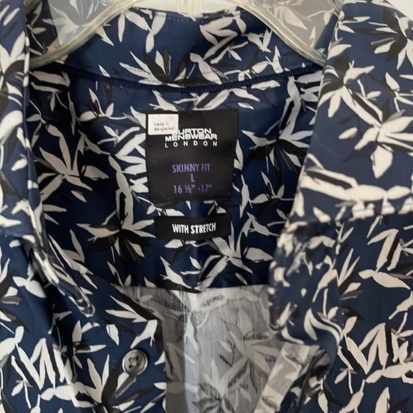 New with tags button down shirt - Picture 2 of 5